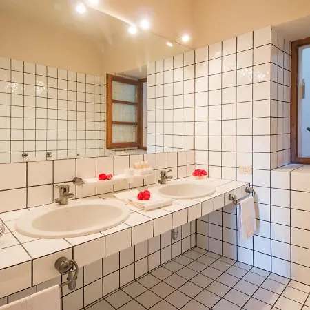 Sleeps 6 Pool Wifi Appartamento